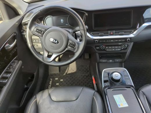 Kia e-Niro ExecutiveLine 64 kWh NL-AUTO | LEDER | STOELVERW. KOELING ActivLease financial lease