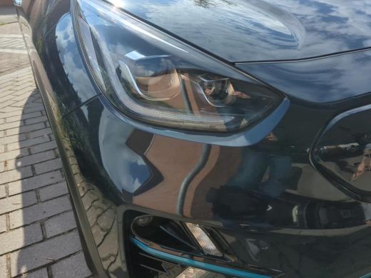 Kia e-Niro ExecutiveLine 64 kWh NL-AUTO | LEDER | STOELVERW. KOELING ActivLease financial lease