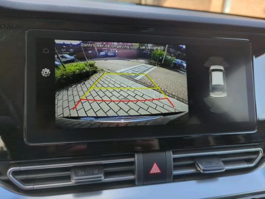 Kia e-Niro ExecutiveLine 64 kWh NL-AUTO | LEDER | STOELVERW. KOELING ActivLease financial lease