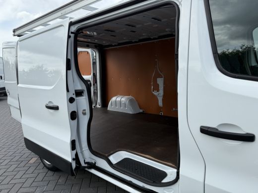 Opel Vivaro 1.6 CDTI 126 PK / L2H1 / IMPERIAAL / TREKHAAK / CAMERA / AIRCO / CRUISE / 3-ZITS ActivLease financial lease
