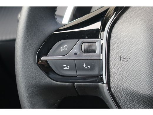 Peugeot 208 1.2 Hybrid 100 e-DCS6 Allure | Drive Assist | Stoelverwarming | Camera | Adapt. Cruise | Carplay ... ActivLease financial lease