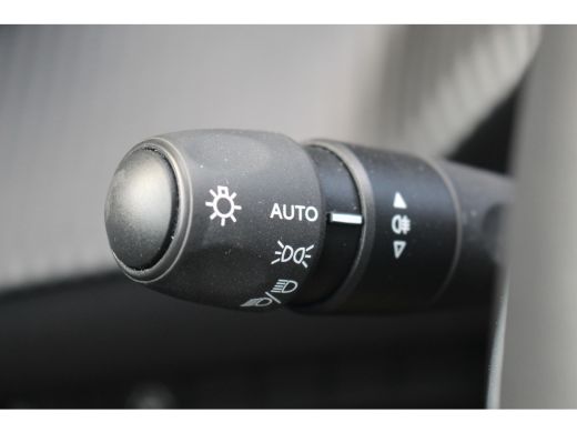 Peugeot 208 1.2 Hybrid 100 e-DCS6 Allure | Drive Assist | Stoelverwarming | Camera | Adapt. Cruise | Carplay ... ActivLease financial lease