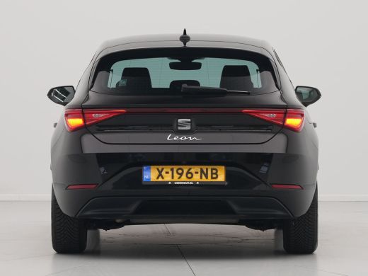 Seat Leon 1.0 TSI 110pk Style Business Intense Navigatie Pdc Clima Acc 318 ActivLease financial lease