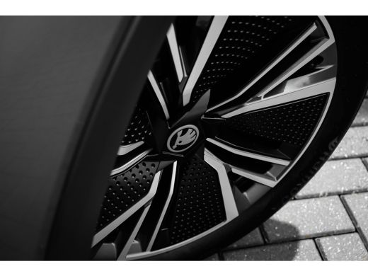 Skoda Elroq Business Edition | Cruise control met speedlimiter | Driving mode select | LED interieurverlichti... ActivLease financial lease