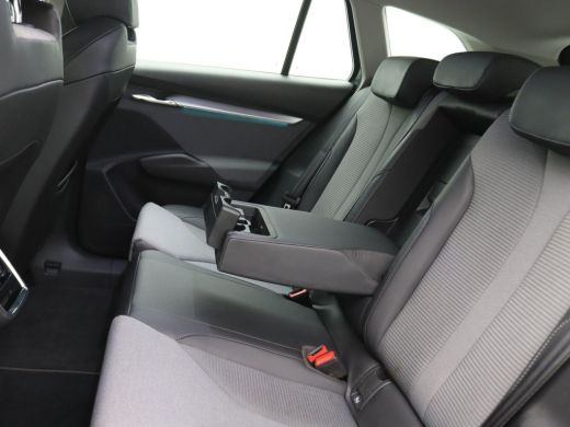 Skoda Enyaq iV 60 Trekhaak, Warmtepomp, Adaptive Cruise control, Lane- & Side Assist, Stoelverwarming, Keyless, ... ActivLease financial lease
