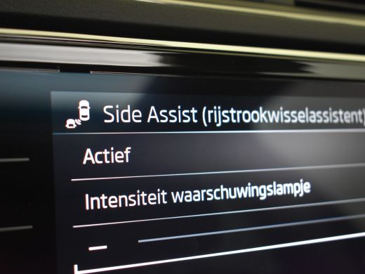 Skoda Superb Combi 1.4 TSI iV Business Edition Plus 218pk Trekhaak | Panoramadak | Adaptief crusie control | E... ActivLease financial lease