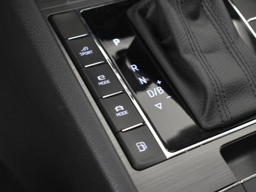 Skoda Superb Combi 1.4 TSI iV Business Edition Plus 218pk Trekhaak | Panoramadak | Adaptief crusie control | E... ActivLease financial lease