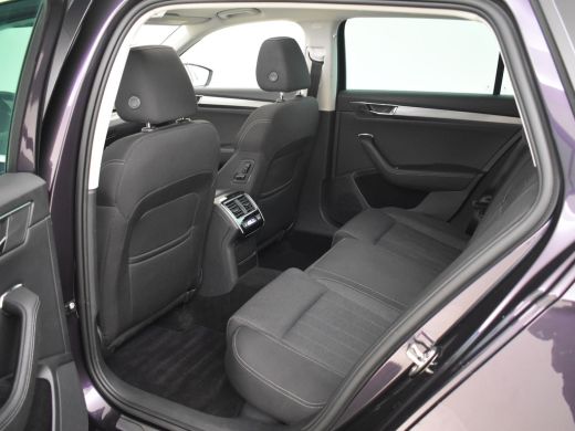 Skoda Superb Combi 1.4 TSI iV Business Edition Plus 218pk Trekhaak | Panoramadak | Adaptief crusie control | E... ActivLease financial lease