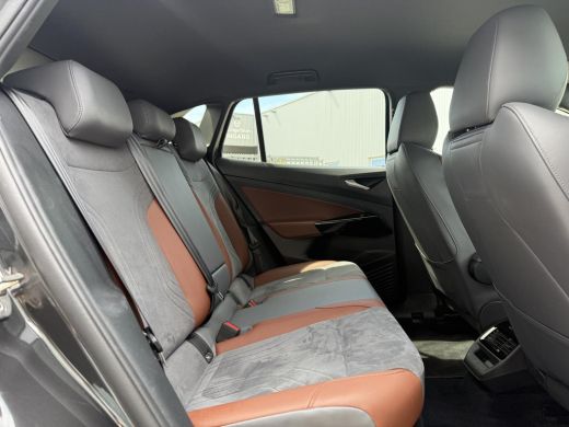 Volkswagen ID.4 Aut. First Edition 77kWh | Navi | Camera | Sfeer | ActivLease financial lease