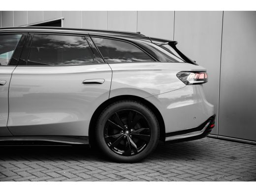 Volkswagen ID.7 Pro Limited Edition | Achterbank in ongelijke delen neerklapbaar incl. middenarmsteun en doorlaad... ActivLease financial lease