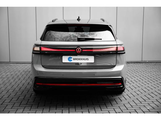 Volkswagen ID.7 Pro Limited Edition | Achterbank in ongelijke delen neerklapbaar incl. middenarmsteun en doorlaad... ActivLease financial lease