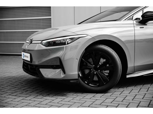 Volkswagen ID.7 Pro Limited Edition | Achterbank in ongelijke delen neerklapbaar incl. middenarmsteun en doorlaad... ActivLease financial lease