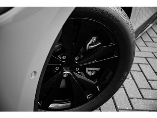 Volkswagen ID.7 Pro Limited Edition | Achterbank in ongelijke delen neerklapbaar incl. middenarmsteun en doorlaad... ActivLease financial lease