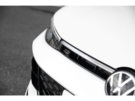 Volkswagen Passat Variant R-Line Edition - eHybrid | 'App-Connect' draadloze smartphone integratie | Afstandscontro... ActivLease financial lease