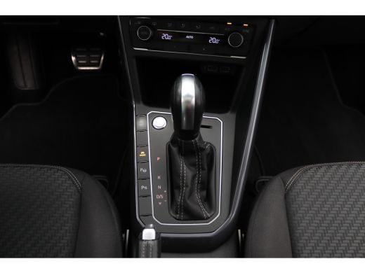 Volkswagen Polo 1.0 TSI Highline Business R-Line Panoramadak | Achterbank in delen neerklapbaar | Achteruitrijcam... ActivLease financial lease