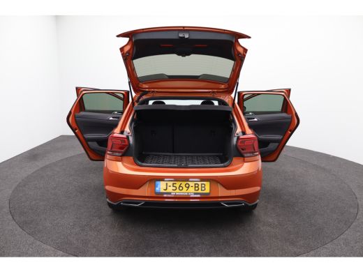 Volkswagen Polo 1.0 TSI Highline Business R-Line Panoramadak | Achterbank in delen neerklapbaar | Achteruitrijcam... ActivLease financial lease
