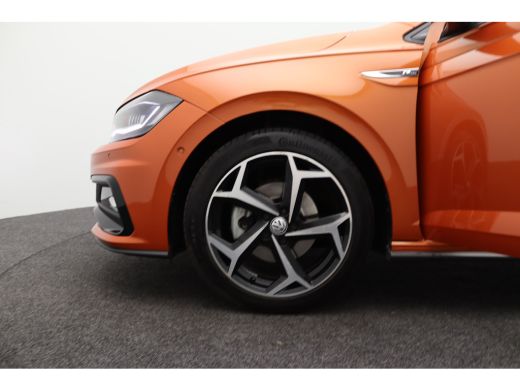 Volkswagen Polo 1.0 TSI Highline Business R-Line Panoramadak | Achterbank in delen neerklapbaar | Achteruitrijcam... ActivLease financial lease