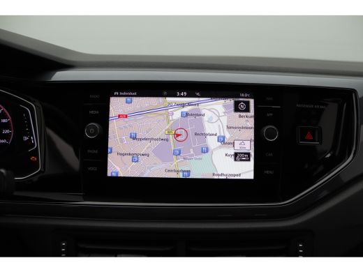 Volkswagen Polo 1.0 TSI Highline Business R-Line Panoramadak | Achterbank in delen neerklapbaar | Achteruitrijcam... ActivLease financial lease