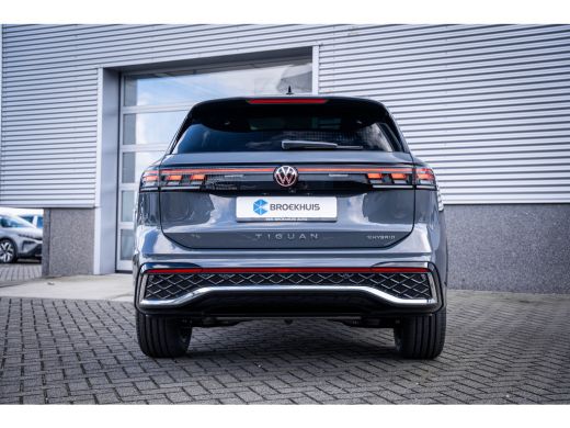 Volkswagen Tiguan R-Line Edition - eHybrid | 'App-Connect' draadloze smartphone integratie | Automatische afstandsr... ActivLease financial lease