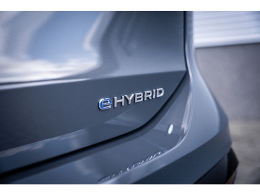 Volkswagen Tiguan R-Line Edition - eHybrid | 'App-Connect' draadloze smartphone integratie | Automatische afstandsr... ActivLease financial lease