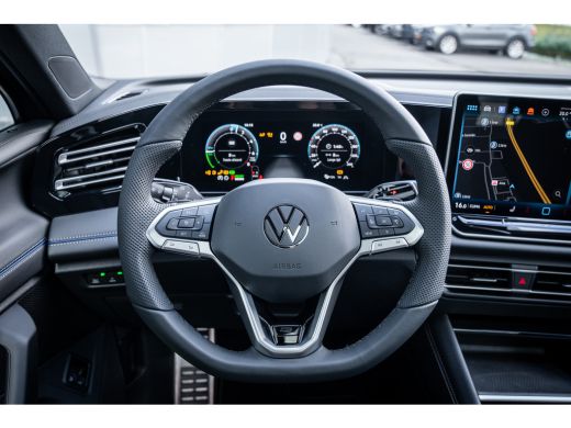 Volkswagen Tiguan R-Line Edition - eHybrid | 'App-Connect' draadloze smartphone integratie | Automatische afstandsr... ActivLease financial lease
