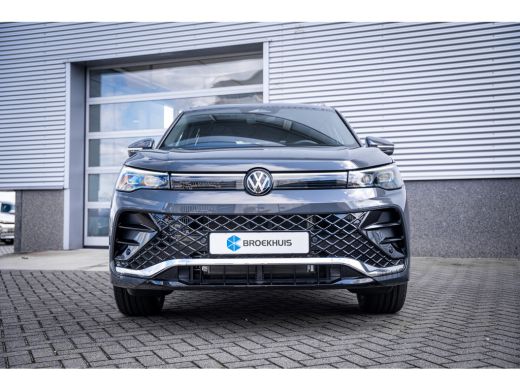 Volkswagen Tiguan R-Line Edition - eHybrid | 'App-Connect' draadloze smartphone integratie | Automatische afstandsr... ActivLease financial lease