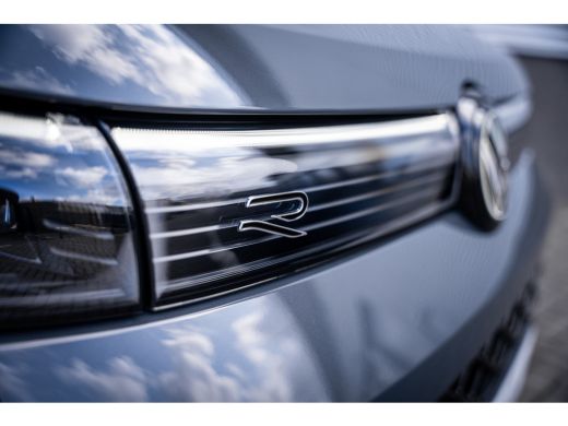 Volkswagen Tiguan R-Line Edition - eHybrid | 'App-Connect' draadloze smartphone integratie | Automatische afstandsr... ActivLease financial lease