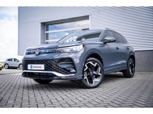 Volkswagen Tiguan R-Line Edition - eHybrid | 'App-Connect' draadloze smartphone integratie | Automatische afstandsr... ActivLease financial lease