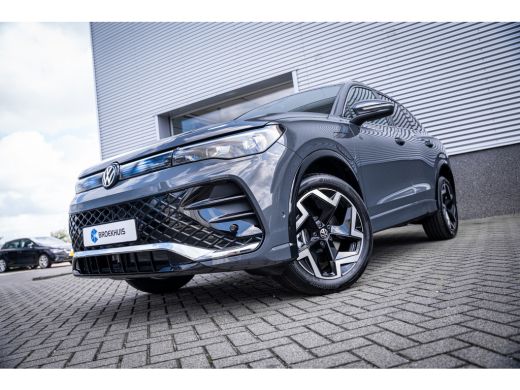 Volkswagen Tiguan R-Line Edition - eHybrid | 'App-Connect' draadloze smartphone integratie | Automatische afstandsr... ActivLease financial lease