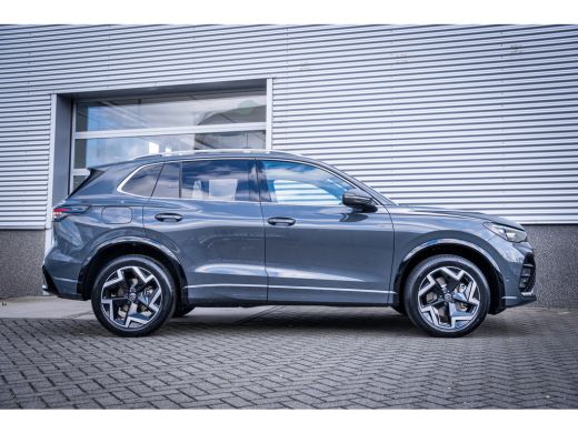 Volkswagen Tiguan R-Line Edition - eHybrid | 'App-Connect' draadloze smartphone integratie | Automatische afstandsr... ActivLease financial lease