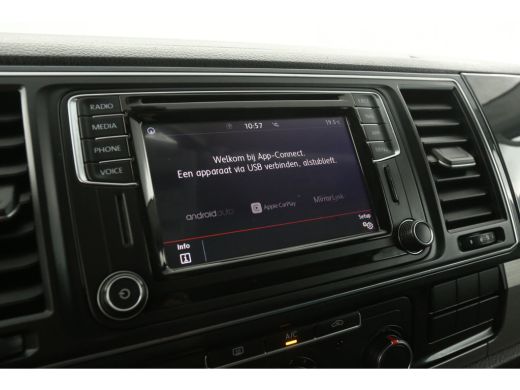 Volkswagen Transporter 2.0 TDI L2H1 | Dubbele Cabine | 5 Persoons | 140PK Airco ACC Camera Carplay PDC 17''LMV Trekhaak| ActivLease financial lease