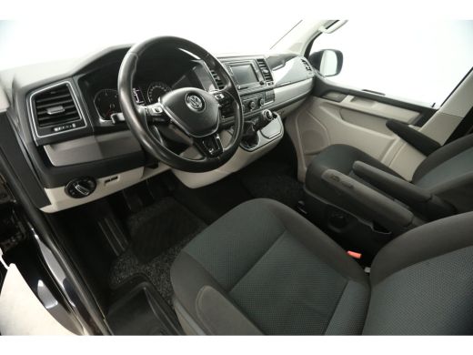 Volkswagen Transporter 2.0 TDI L2H1 | Dubbele Cabine | 5 Persoons | 140PK Airco ACC Camera Carplay PDC 17''LMV Trekhaak| ActivLease financial lease