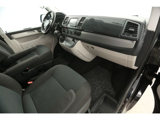 Volkswagen Transporter 2.0 TDI L2H1 | Dubbele Cabine | 5 Persoons | 140PK Airco ACC Camera Carplay PDC 17''LMV Trekhaak| ActivLease financial lease