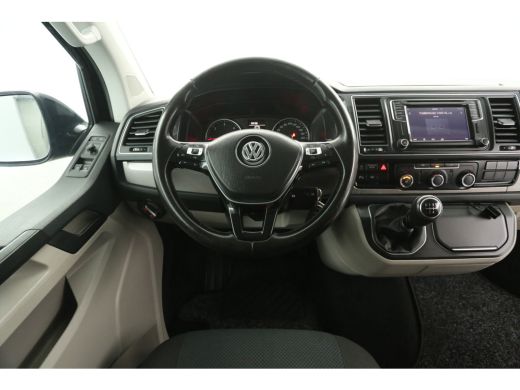 Volkswagen Transporter 2.0 TDI L2H1 | Dubbele Cabine | 5 Persoons | 140PK Airco ACC Camera Carplay PDC 17''LMV Trekhaak| ActivLease financial lease