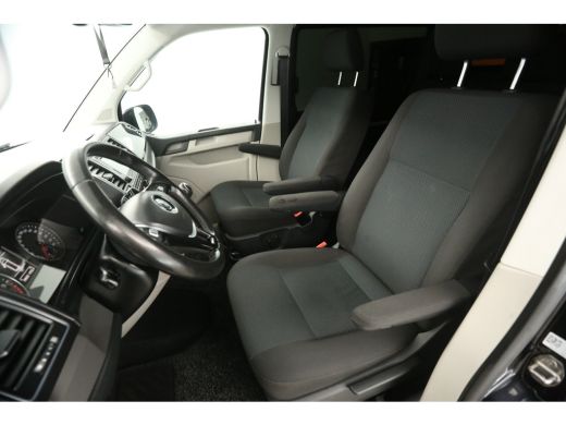 Volkswagen Transporter 2.0 TDI L2H1 | Dubbele Cabine | 5 Persoons | 140PK Airco ACC Camera Carplay PDC 17''LMV Trekhaak| ActivLease financial lease