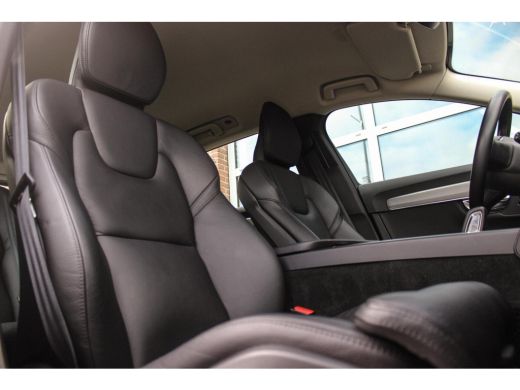 Volvo  V90 2.0 B4 Business Pro 197 pk | 1e eigenaar | NL auto | Camera | Trekhaak | LED | 18 inch | Leer | D... ActivLease financial lease