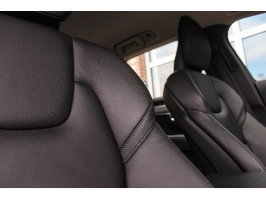 Volvo  V90 2.0 B4 Business Pro 197 pk | 1e eigenaar | NL auto | Camera | Trekhaak | LED | 18 inch | Leer | D... ActivLease financial lease