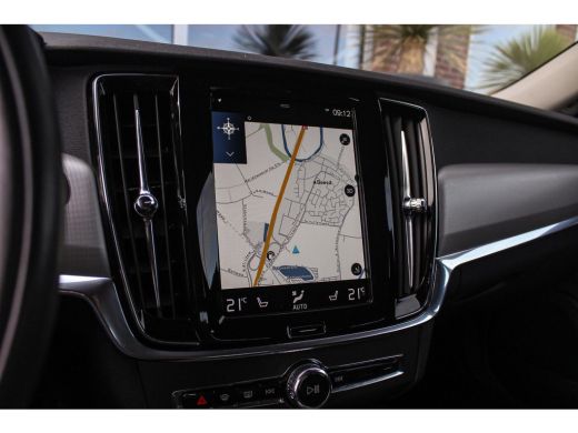 Volvo  V90 2.0 B4 Business Pro 197 pk | 1e eigenaar | NL auto | Camera | Trekhaak | LED | 18 inch | Leer | D... ActivLease financial lease
