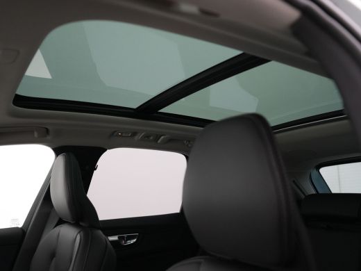 Volvo  XC60 2.0 T6 Plug-in hybrid AWD Ultra Dark | Luchtvering | Bowers & Wilkins | Massage | Nappa | Stoelve... ActivLease financial lease