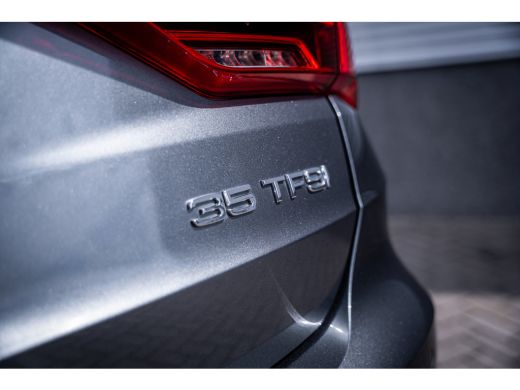 Audi Q3 35 TFSI S edition S-tronic | Cruise control adaptief met Stop&Go en stuurhulp | S Line exterieur ... ActivLease financial lease