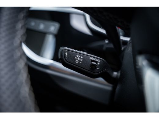 Audi Q3 35 TFSI S edition S-tronic | Cruise control adaptief met Stop&Go en stuurhulp | S Line exterieur ... ActivLease financial lease