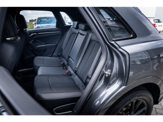 Audi Q3 35 TFSI S edition S-tronic | Cruise control adaptief met Stop&Go en stuurhulp | S Line exterieur ... ActivLease financial lease