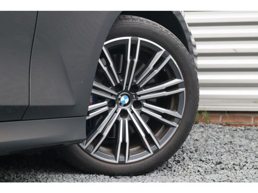 BMW 3 Serie 330i M-Sport Panorama / Harman Kardon / Laser / Leder / M Performance / ActivLease financial lease