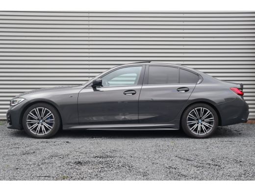 BMW 3 Serie 330i M-Sport Panorama / Harman Kardon / Laser / Leder / M Performance / ActivLease financial lease