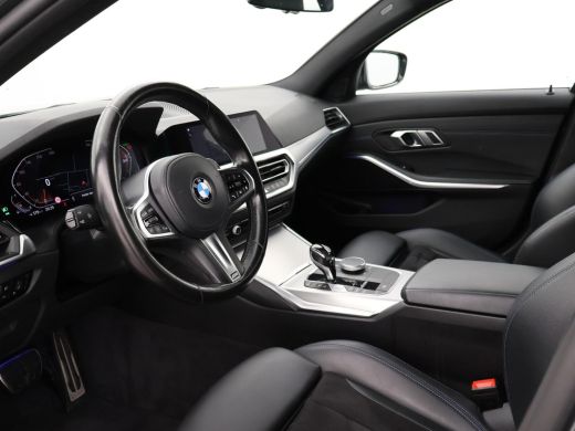 BMW 3 Serie Touring 318i AUT. M-SPORT DRAVITGRAU + SPORTSTOELEN | CAMERA | MEMORY | HIFI | SFEERVERLICHTING |... ActivLease financial lease