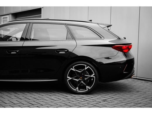 CUPRA Leon Sportstourer 1.5 TSI e-Hybrid VZ Performance | Pano Schuif kantel dak | Sennheiser | 19" inch LM velgen ActivLease financial lease
