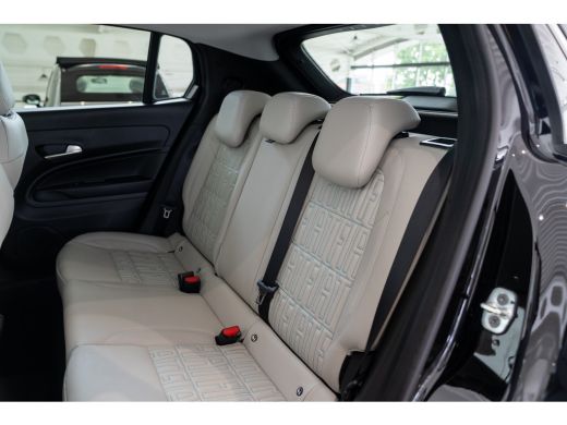 Fiat 600 1.2 Turbo Hybrid La Prima | Massagefunctie | Adaptieve Cruise Controle | Elek. Kofferklep | Navig... ActivLease financial lease