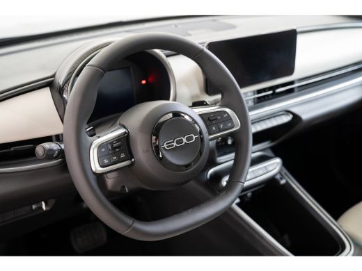 Fiat 600 1.2 Turbo Hybrid La Prima | Massagefunctie | Adaptieve Cruise Controle | Elek. Kofferklep | Navig... ActivLease financial lease