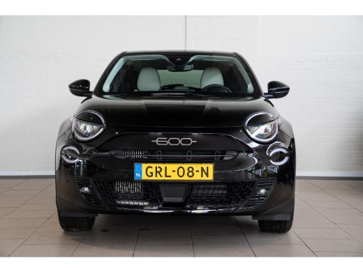 Fiat 600 1.2 Turbo Hybrid La Prima | Massagefunctie | Adaptieve Cruise Controle | Elek. Kofferklep | Navig... ActivLease financial lease