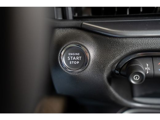 Fiat 600 1.2 Turbo Hybrid La Prima | Massagefunctie | Adaptieve Cruise Controle | Elek. Kofferklep | Navig... ActivLease financial lease